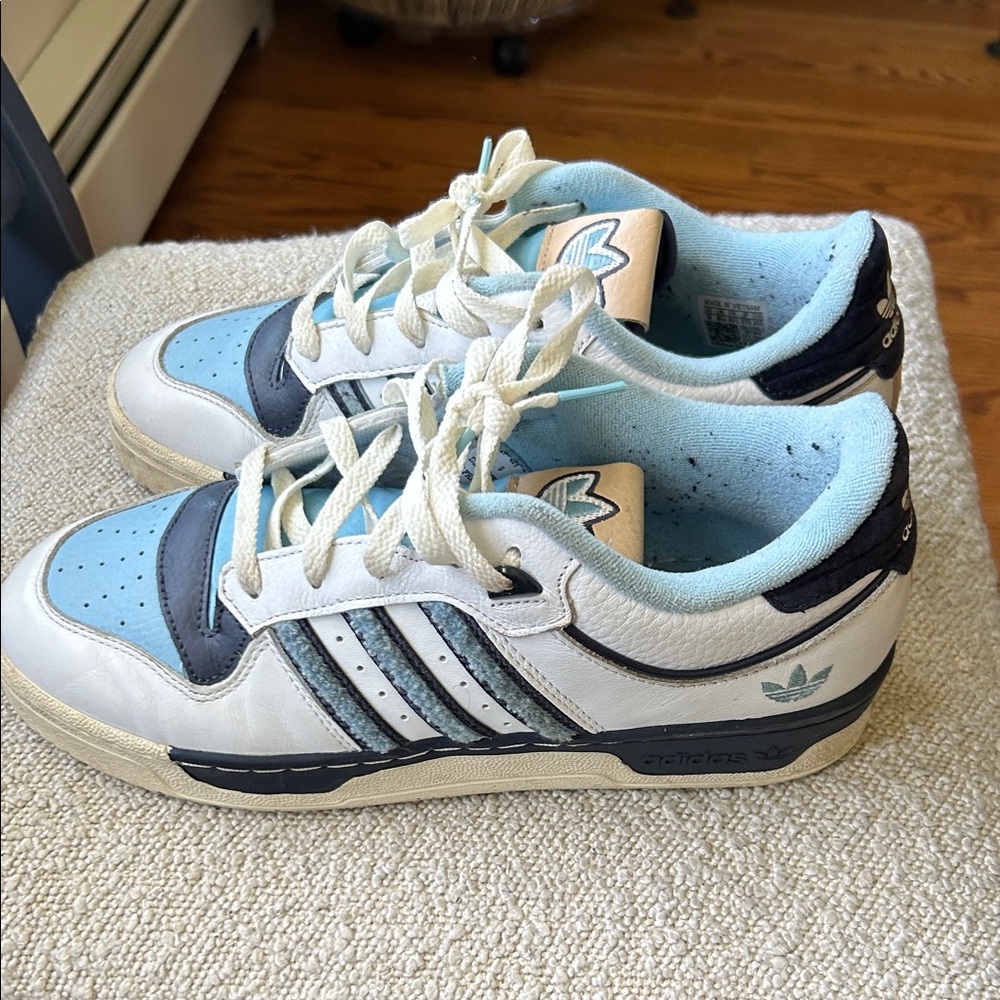 adidas Low-Top Sneakers in White, Light Blue & Navy